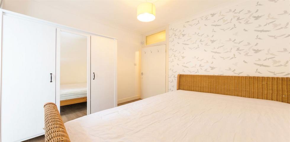 			3 Bedroom, 1 bath, 1 reception Flat			 North End Road , GOLDERS GREEN